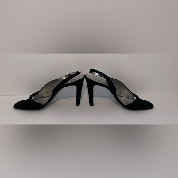 Vera Wang black suede heels - Picture 8 of 8